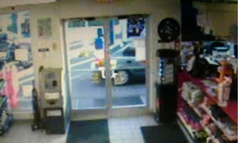 Illustration for article titled Identify This Car And Help Police Catch A Serial Criminal